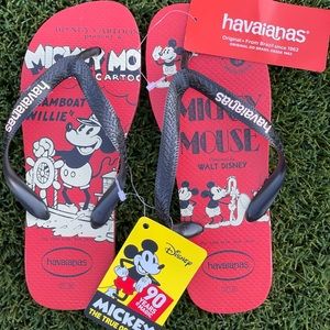 Havaianas flip flops, size 7/8